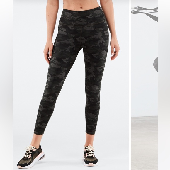 Fabletics Camo Print Powerhold Leggings - Picture 6 of 7